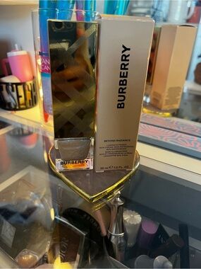 Burberry Beyond Radiance Luminous Primer - Bare Glow